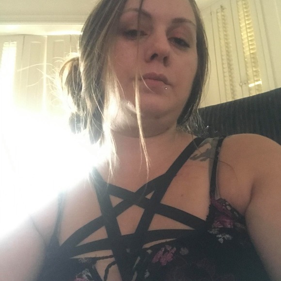 nikkicasteel18